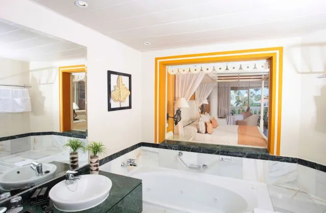Luxury Bahia Principe Esmeralda All Inclusive suite salle de bain